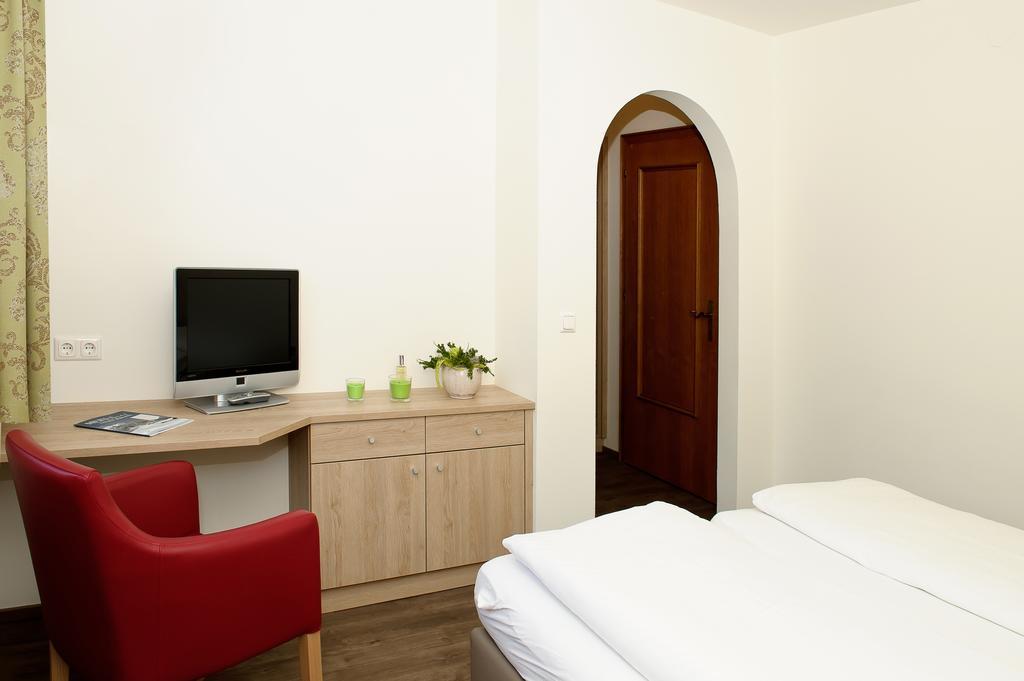 Gasthaus Bacher Hotel Sankt Johann im Pongau Phòng bức ảnh